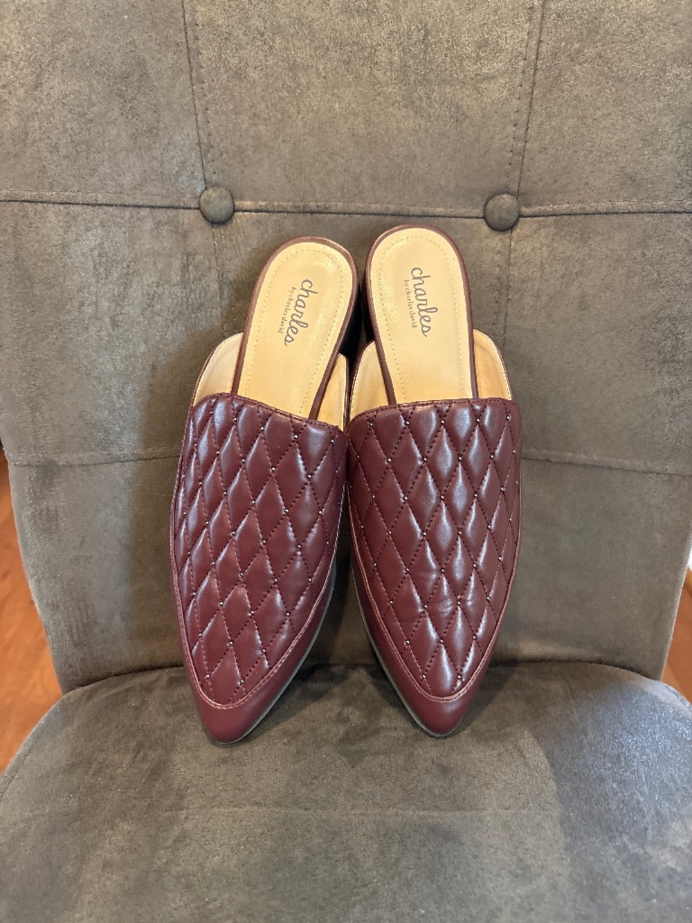 Charles David Este Quilted Stud Mule Flats in Maroon Women’s Sz 10M
